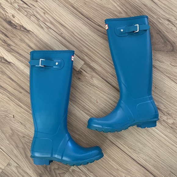 Brand new hunter original tall matte rain boots in ocean blue - Picture 2 of 4